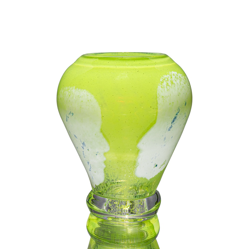 VI MØTES vase grønn